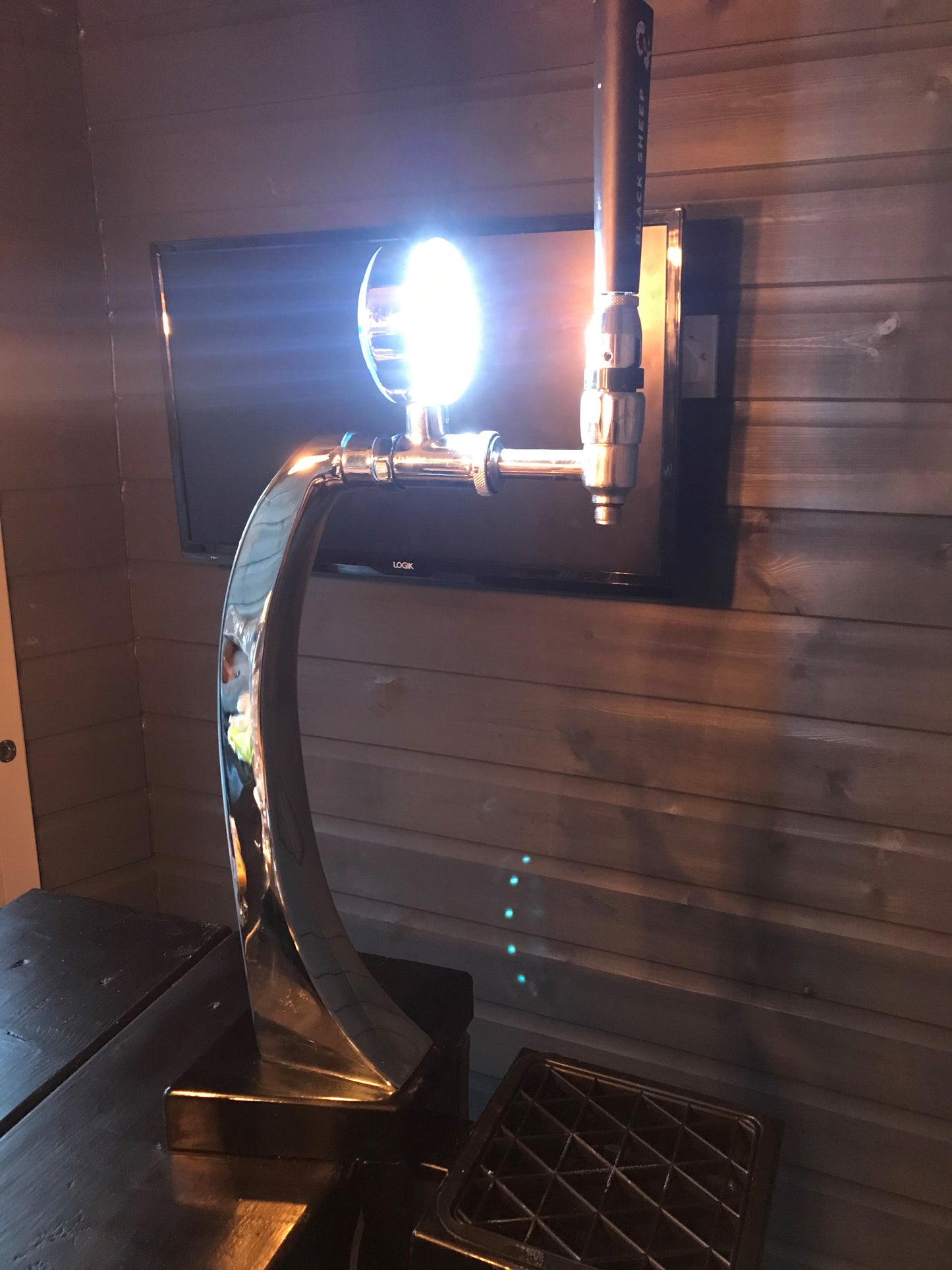 *Used Panther 1 Out Tower Clamp On LED Badge Holder With Drip Tray & Tap